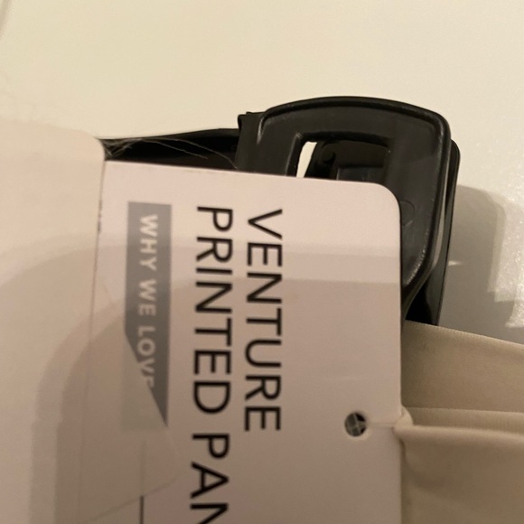 Brand NEW…Athleta Athleisure zephyr pants size 24… Very baggy! - Picture 5 of 7